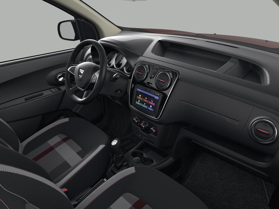 Торпедо Dacia Dokker Stepway Techroad 2019 года  (фото 3 из 6)